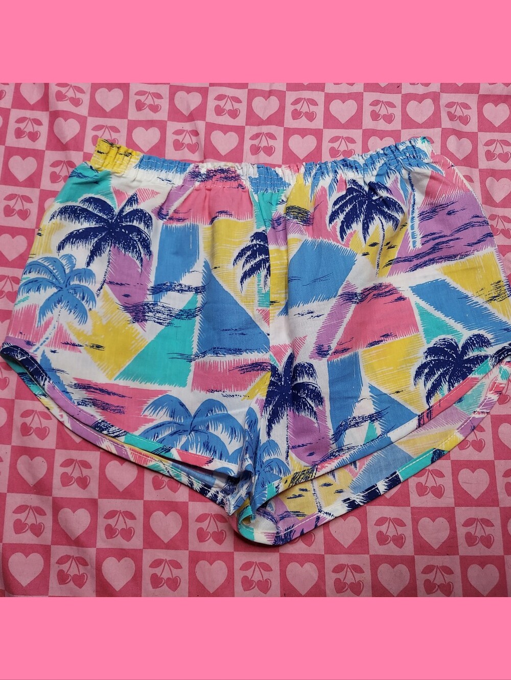 Vintage Off The Wall Beach Theme Palm Tree Shorts